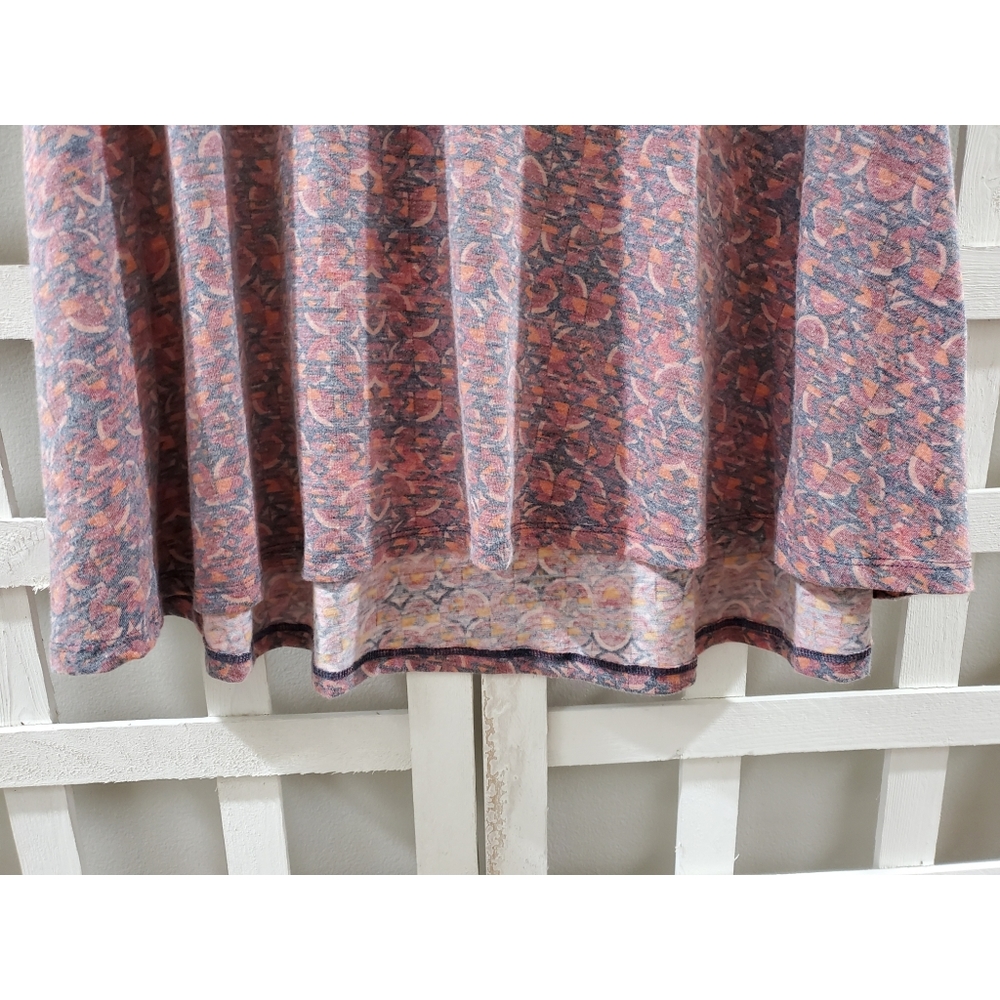 LulaRoe Perfect Top - Picture 4 of 8